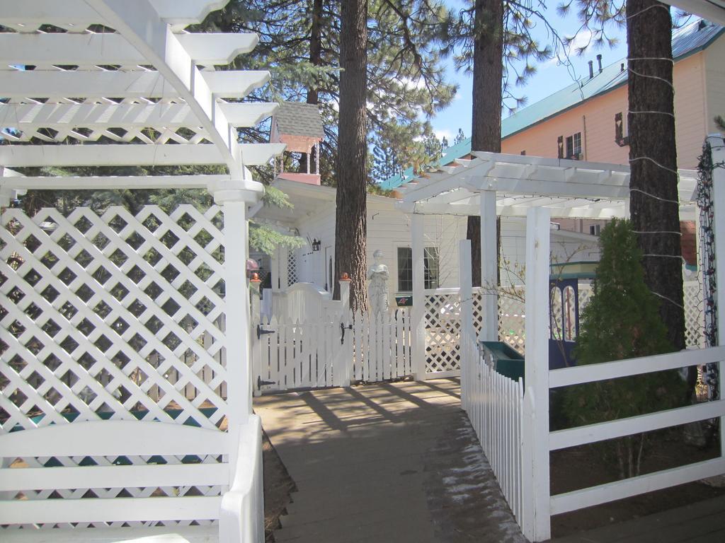 Tahoe Chalet Inn, The Theme Inn Lake Tahoe Airport エクステリア 写真